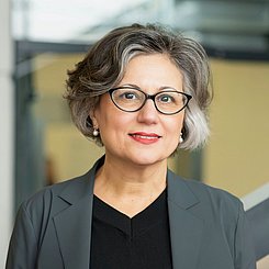 Frau Prof. Dr. Rita Casale