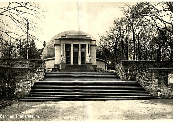 Historische Ansicht des BArmer Planetariums 