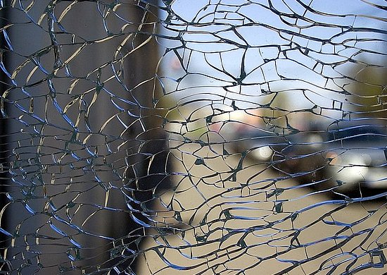 Eine eingeschlagene Autoscheibe, verbale Drohungen in den Sozialen Medien oder körperliche Angriffe auf offener Straße sind Situationen, mit denen öffentliche Personenkreise konfrontiert werden.