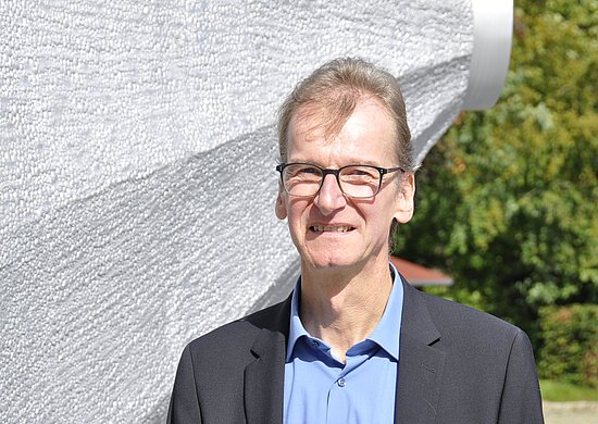 Portrait Prof. Dr.-Ing. Dietmar Tutsch